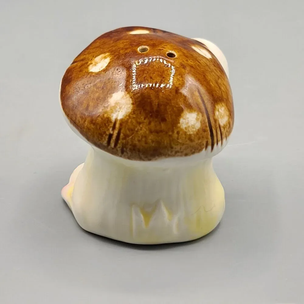 Vintage Enesco Missy Mouse Mushroom Salt & Pepper Shakers Japan E-1164 READ